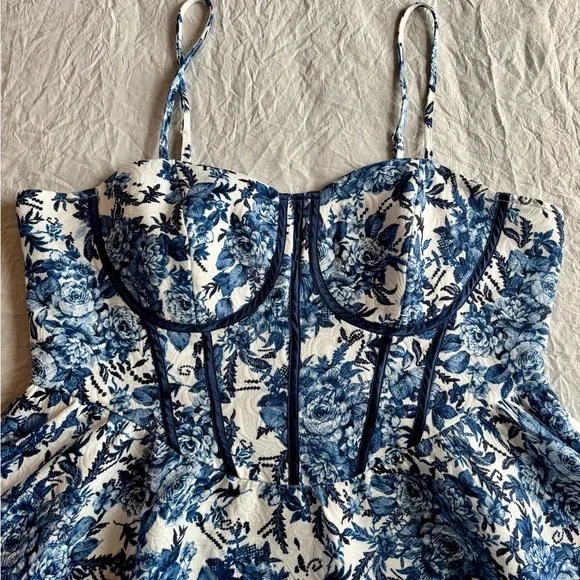 Francesca's Collections Blue and White Floral Mini Dress - Picture 3 of 10